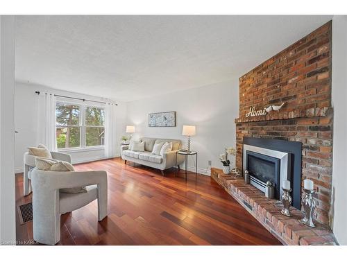 917 Ambleside Crescent, Kingston, ON - Indoor Photo Showing Living Room With Fireplace