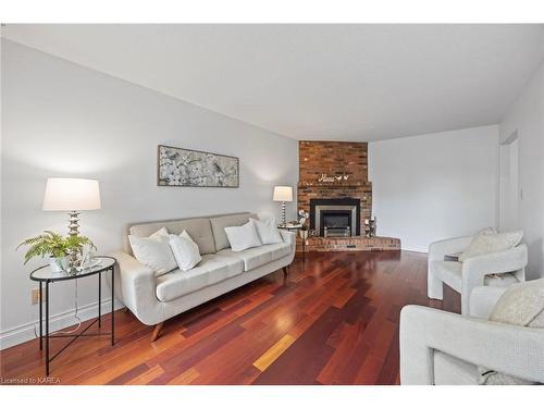 917 Ambleside Crescent, Kingston, ON - Indoor Photo Showing Living Room With Fireplace