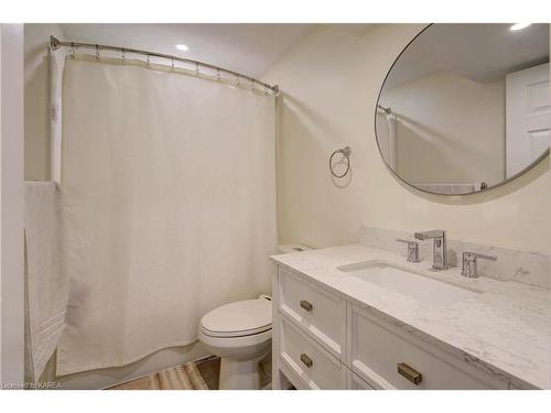 716 Newmarket Lane Lane, Kingston, ON - Indoor Photo Showing Bathroom