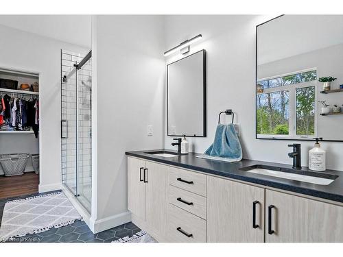 962 Irish Road, Odessa, ON - Indoor Photo Showing Bathroom