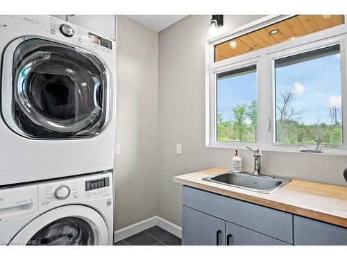 962 Irish Road, Odessa, ON - Indoor Photo Showing Laundry Room