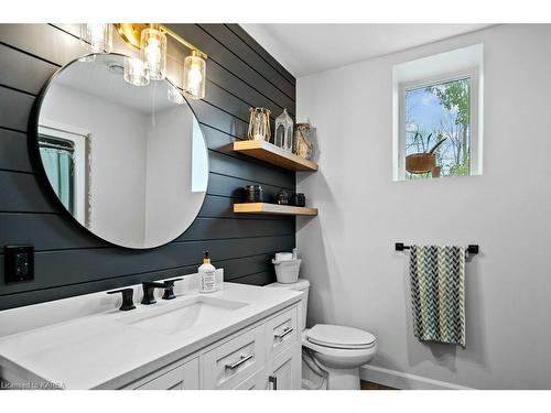 962 Irish Road, Odessa, ON - Indoor Photo Showing Bathroom