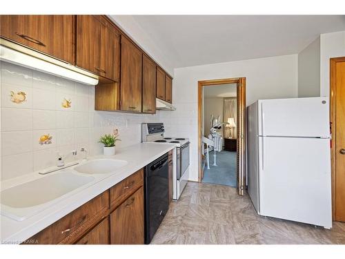 226 Welborne Avenue, Kingston, ON - Indoor Photo Showing Kitchen