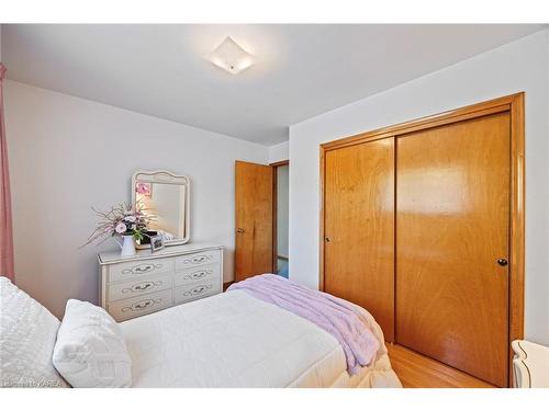 226 Welborne Avenue, Kingston, ON - Indoor Photo Showing Bedroom