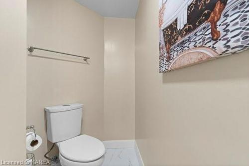 204-185 Ontario Street, Kingston, ON - Indoor Photo Showing Bathroom