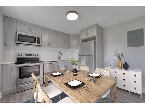 1-103 Day Street, Kingston, ON - Indoor Photo Showing Kitchen