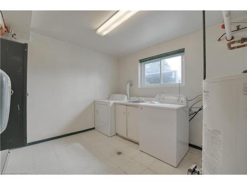 1-103 Day Street, Kingston, ON - Indoor Photo Showing Laundry Room