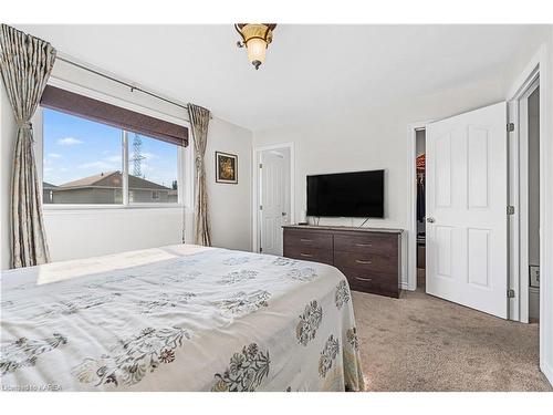 2166 Swanfield Street, Kingston, ON - Indoor Photo Showing Bedroom