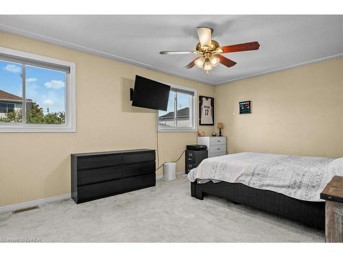 1289 Birchwood Drive, Kingston, ON - Indoor Photo Showing Bedroom