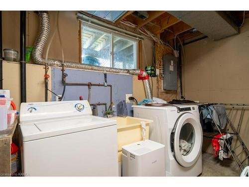 1289 Birchwood Drive, Kingston, ON - Indoor Photo Showing Laundry Room