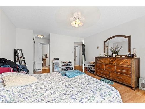 304-257 Bath Road, Kingston, ON - Indoor Photo Showing Bedroom