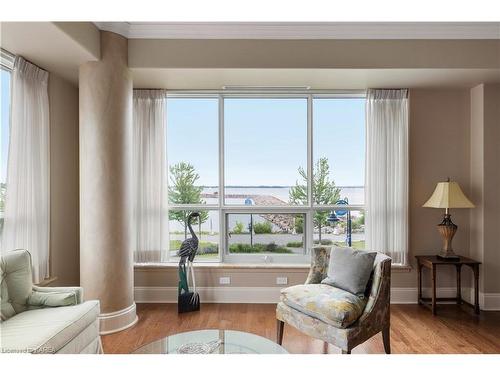 203-5 Gore Street, Kingston, ON - Indoor Photo Showing Living Room