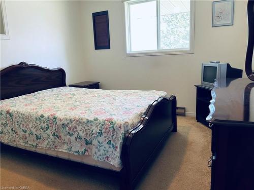 1728 Floyd Avenue, Kingston, ON - Indoor Photo Showing Bedroom