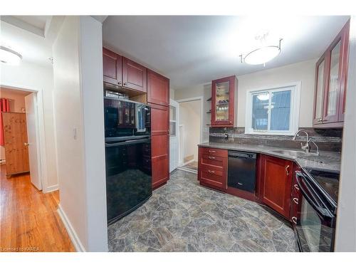 220 Indian Road, Kingston, ON - Indoor Photo Showing Kitchen