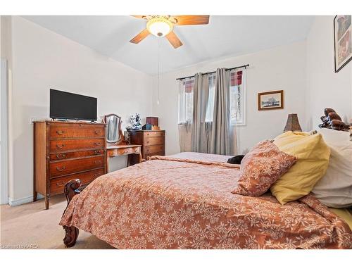 1220 Cyprus Road, Kingston, ON - Indoor Photo Showing Bedroom