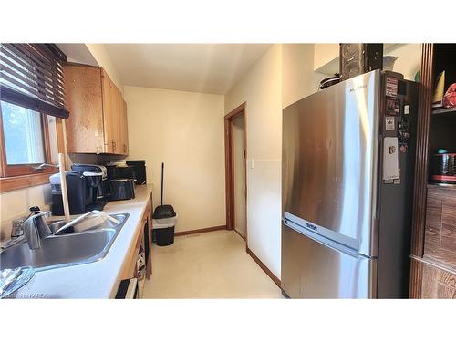 180 Hawthorne Avenue, Kingston, ON - Indoor Photo Showing Kitchen