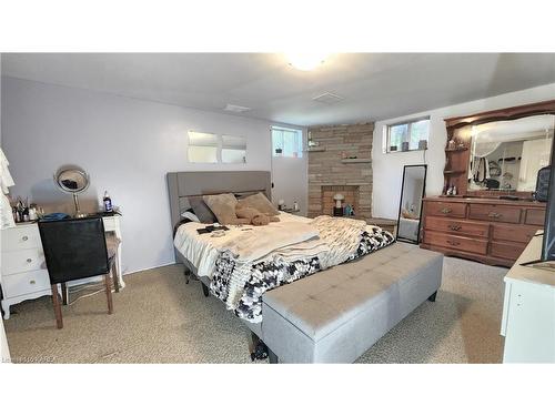 180 Hawthorne Avenue, Kingston, ON - Indoor Photo Showing Bedroom