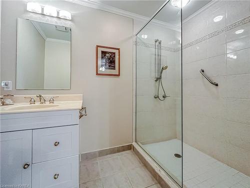 196 Country Club Drive, Kingston, ON - Indoor Photo Showing Bathroom