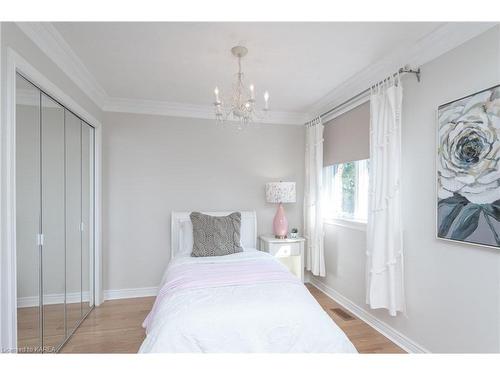 37 Faircrest Boulevard, Kingston, ON - Indoor Photo Showing Bedroom