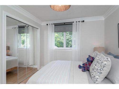 37 Faircrest Boulevard, Kingston, ON - Indoor Photo Showing Bedroom