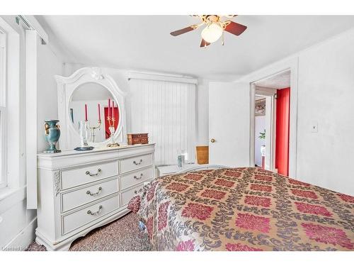 176 Garden Street, Gananoque, ON - Indoor Photo Showing Bedroom