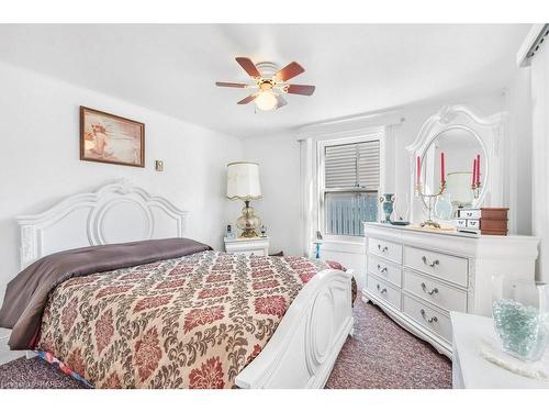 176 Garden Street, Gananoque, ON - Indoor Photo Showing Bedroom