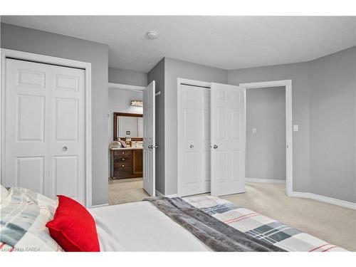 886 Lombardy Street, Kingston, ON - Indoor Photo Showing Bedroom