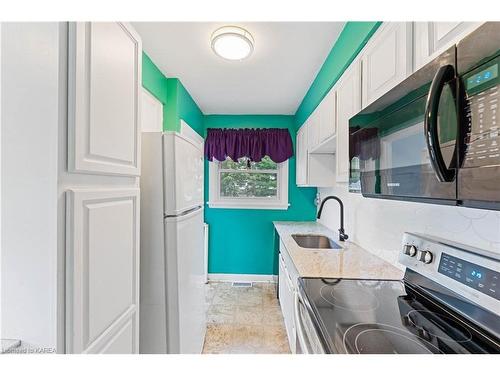 282 Lakeview Avenue, Kingston, ON - Indoor Photo Showing Kitchen