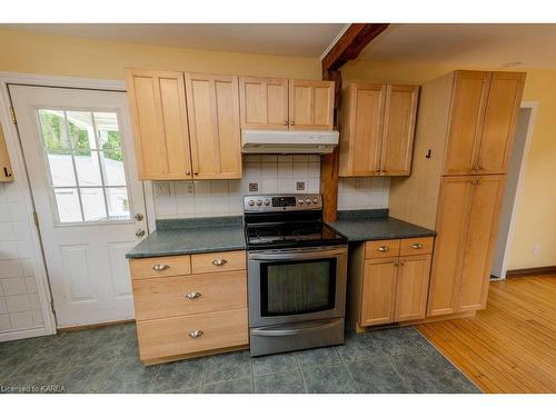 901 Division St Street, Kingston, ON - Indoor Photo Showing Kitchen