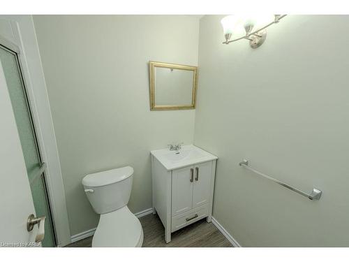 901 Division St Street, Kingston, ON - Indoor Photo Showing Bathroom