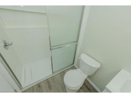 901 Division St Street, Kingston, ON - Indoor Photo Showing Bathroom