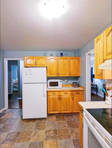 714 Portsmouth Avenue, Kingston, ON - Indoor Photo Showing Kitchen