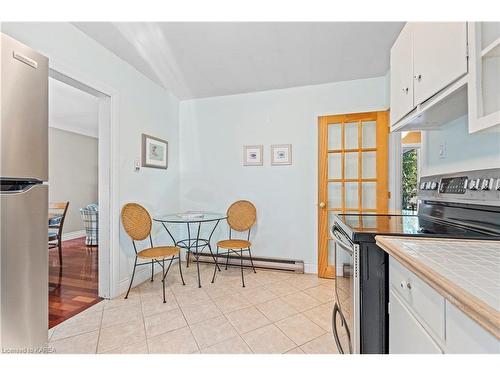 721 Centre Street, Kingston, ON - Indoor Photo Showing Kitchen