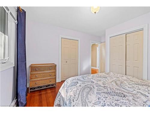 721 Centre Street, Kingston, ON - Indoor Photo Showing Bedroom