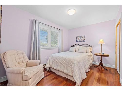 721 Centre Street, Kingston, ON - Indoor Photo Showing Bedroom