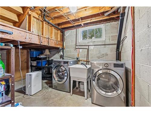 721 Centre Street, Kingston, ON - Indoor Photo Showing Laundry Room