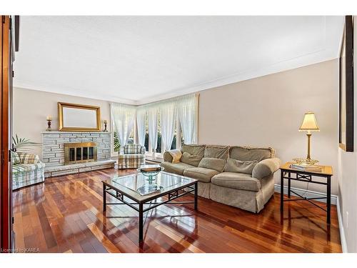 721 Centre Street, Kingston, ON - Indoor Photo Showing Living Room With Fireplace