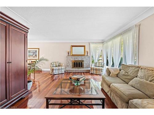 721 Centre Street, Kingston, ON - Indoor Photo Showing Living Room With Fireplace