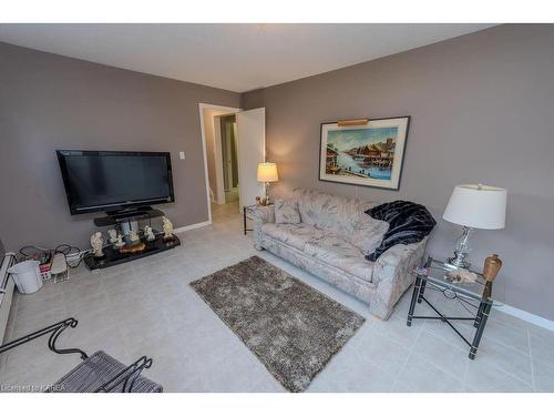 297 Donell Court, Kingston, ON - Indoor Photo Showing Living Room