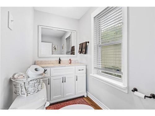 324 Church Street, Napanee, ON - Indoor Photo Showing Bathroom