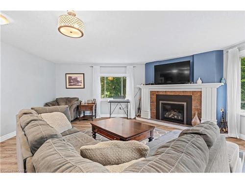 324 Church Street, Napanee, ON - Indoor Photo Showing Living Room With Fireplace