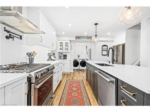 324 Church Street, Napanee, ON - Indoor Photo Showing Kitchen With Upgraded Kitchen