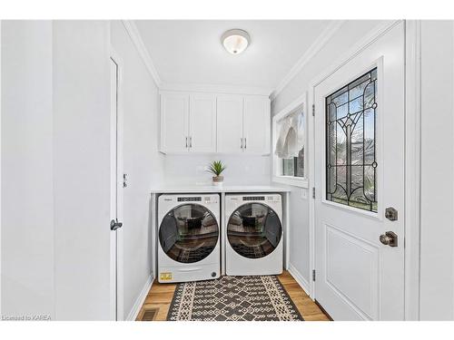 324 Church Street, Napanee, ON - Indoor Photo Showing Laundry Room