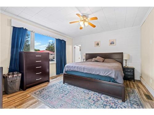 324 Church Street, Napanee, ON - Indoor Photo Showing Bedroom