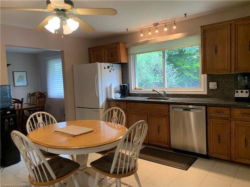 832 Allum Avenue, Kingston, ON - Indoor Photo Showing Dining Room