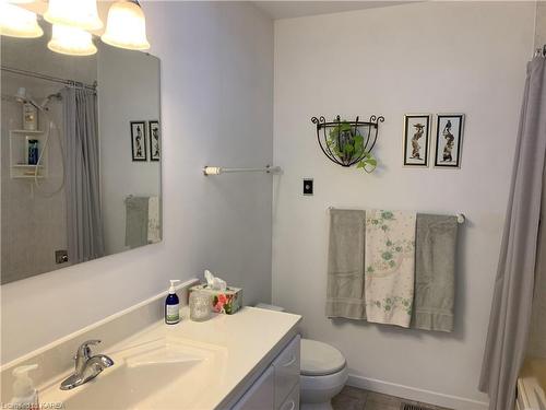 832 Allum Avenue, Kingston, ON - Indoor Photo Showing Bathroom