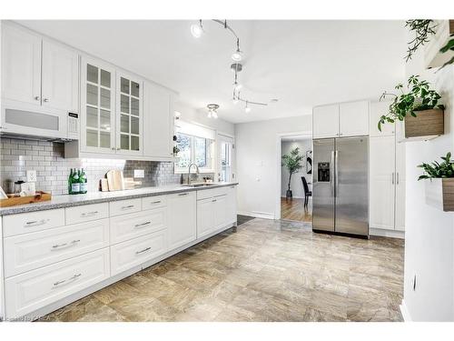 273 Roger Road, Ottawa, ON - Indoor Photo Showing Kitchen With Upgraded Kitchen