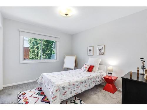 273 Roger Road, Ottawa, ON - Indoor Photo Showing Bedroom