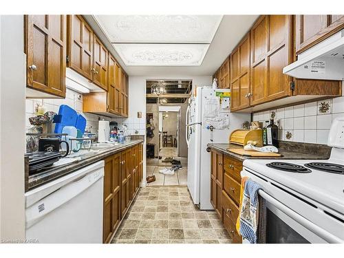 309-165 Ontario Street, Kingston, ON - Indoor Photo Showing Kitchen