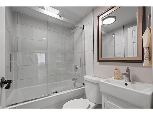 149 Charles Street, Kingston, ON - Indoor Photo Showing Bathroom